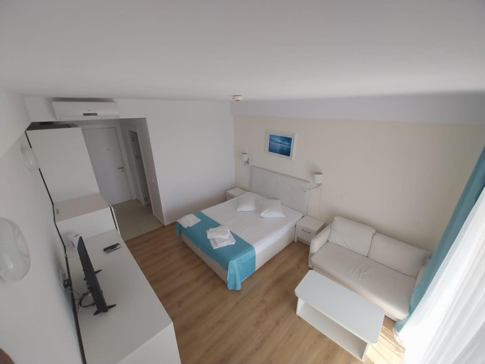 Bedroom 5, Atrium by the Blaxy - All Inclusive, 23 August
