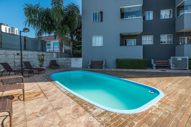Pool 4, Apt en el Centro de Penha, a 500 m del mar Rlt0262, Penha