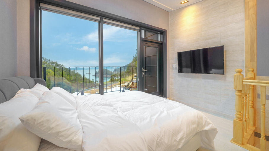 Bedroom 3, Namhae Palace1470 Pension, Namhae