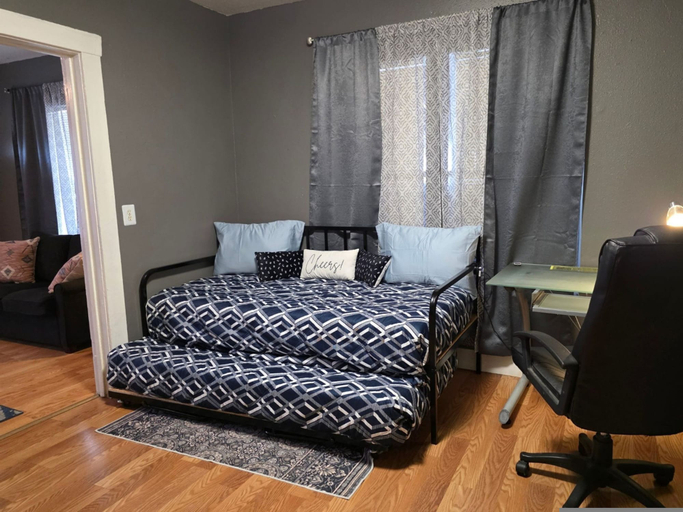 Room 5, Affordable Eado Stay Near Downtown Houston, Houston
