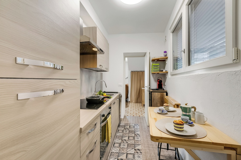 Private kitchen 2, L' Angolino di Cannobio: Stone Home for 4 With Terrace, Verbano-Cusio-Ossola