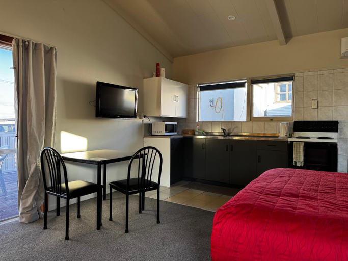 Bedroom 2, Jack & Di's Waiteti Lakefront Motel, Rotorua