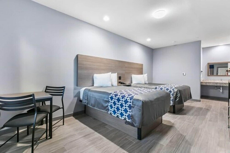 Bedroom 2, El Delfín Lodge, Cameron