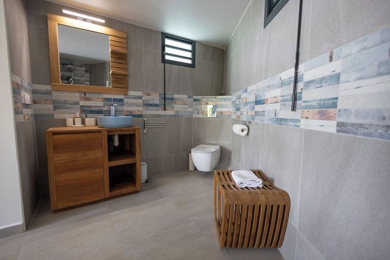 Bathroom 5, Majesty Palm, Saint-François