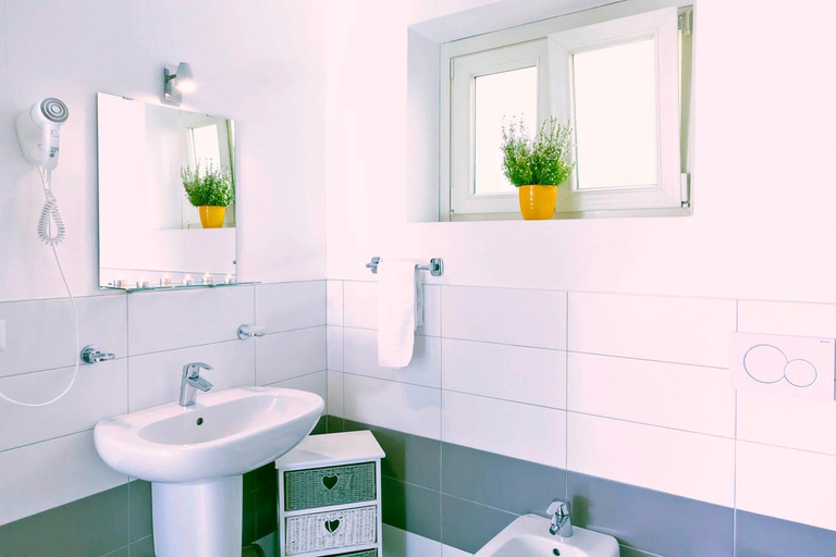 Bathroom 4, Apartments Collinetta, Como
