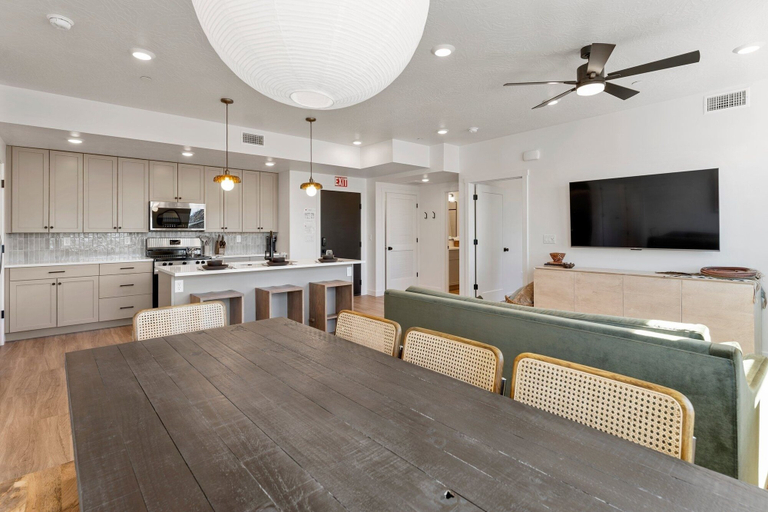 Dining 3, The Way Station 2 Bedroom Condo, Washington