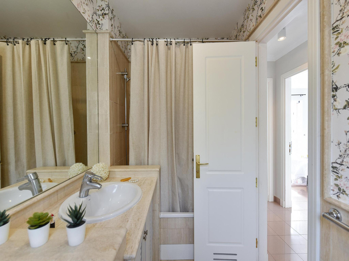 Bathroom 4, Chalet in Playa del Ingles by Maspalomas Dunes, Las Palmas