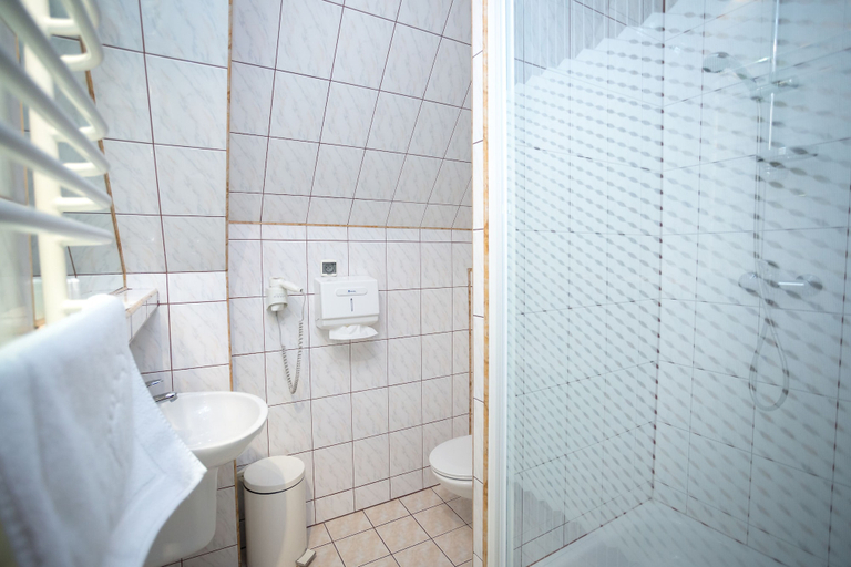 Bathroom 2, Ośrodek Usług Hotelarsko-Gastronomicznych Fian, Tatra