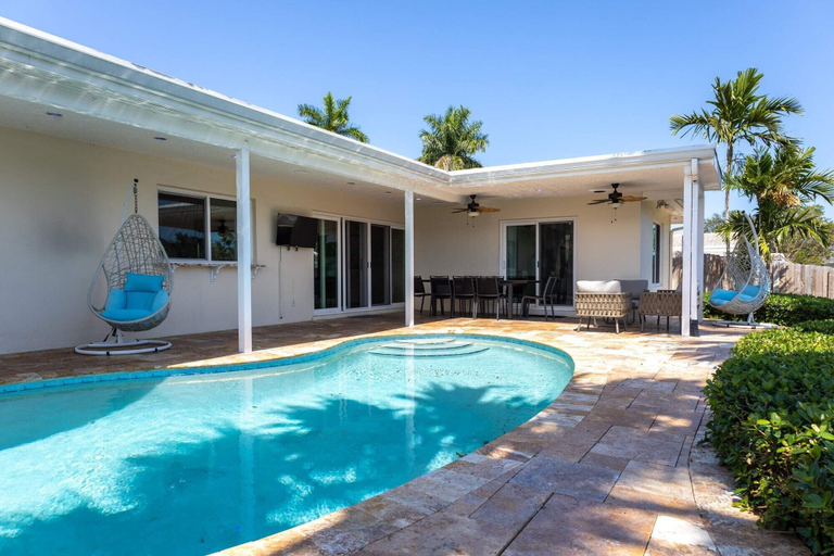 Sport & Beauty 2, Dockside Daydreams - Canal Front and Pool Oasis, Broward