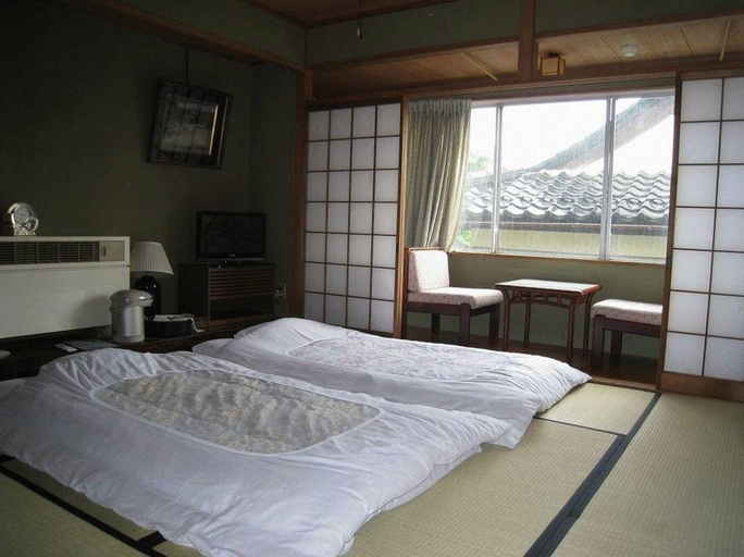 Bedroom 3, Suigetsurou Hotel, Tonami