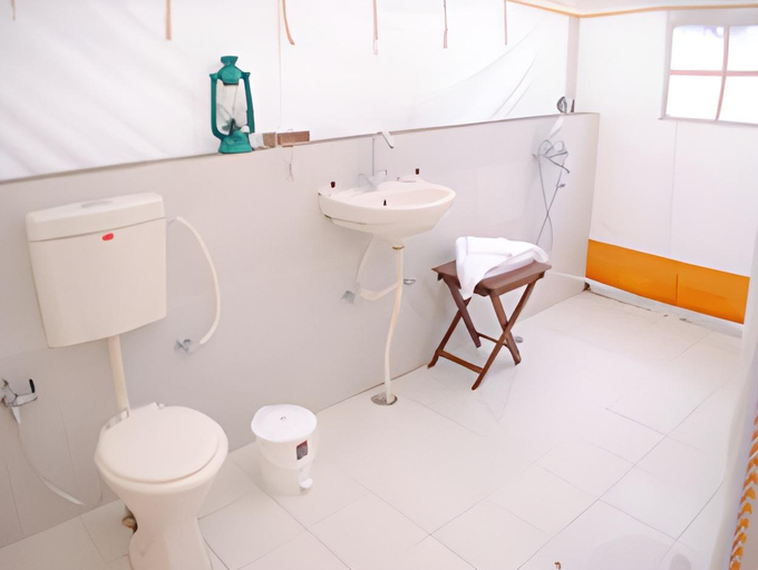 Bathroom, Sher Camp Hotel, Sawai Madhopur