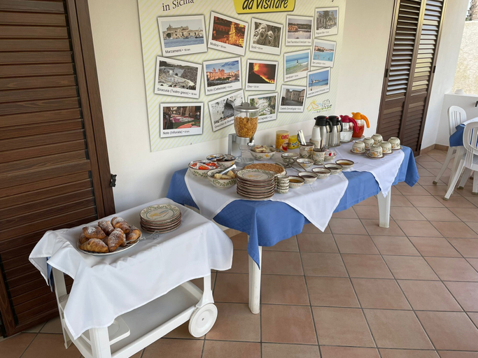 Outdoor dining 2, B&B Mare e Sole Villa Urso, Syracuse