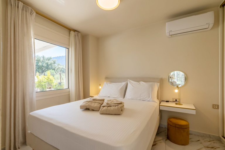 Room 4, Glam and Calm Gouves by Cretanhouses, Crete