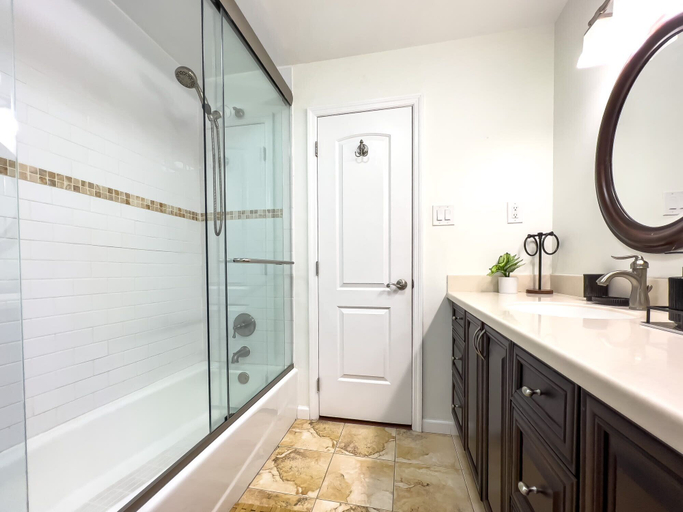 Bathroom 4, Dockside Daydreams - Canal Front and Pool Oasis, Broward