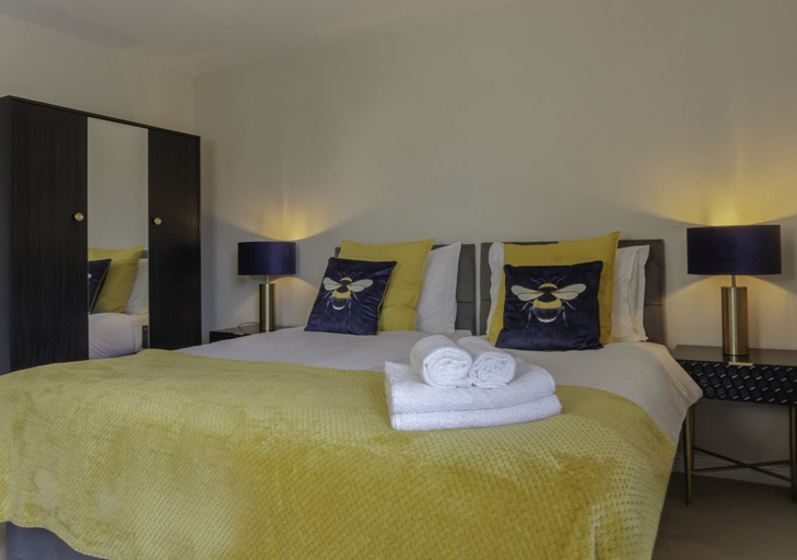 Room 5, Contractor Stay Hatfield Free Parking Sleeps 4, Hertfordshire