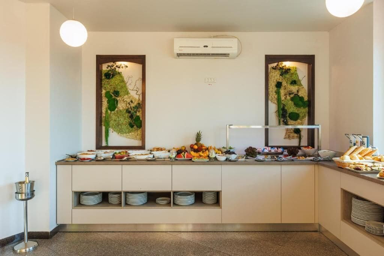 Food & Drinks 5, Hotel Hawaii, Constanta