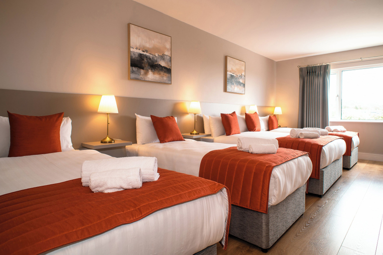 Room 2, Hawthorn Lodge