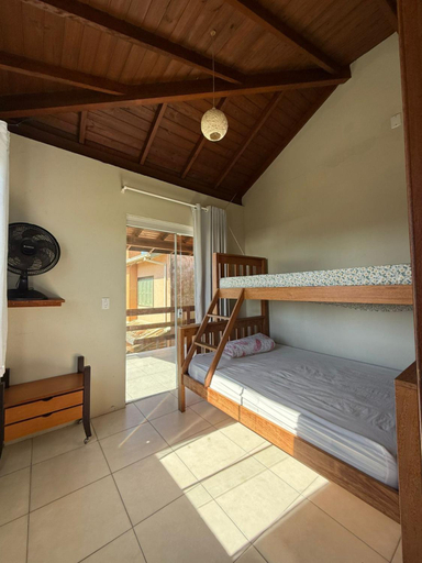 Bedroom 2, Casa temporada na Praia do Rosa, Imbituba