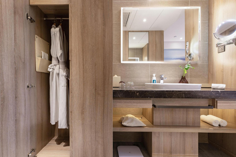 Bathroom 3, Atour Hotel Wuhan Hankou Railway Station Changqing Road, Wuhan