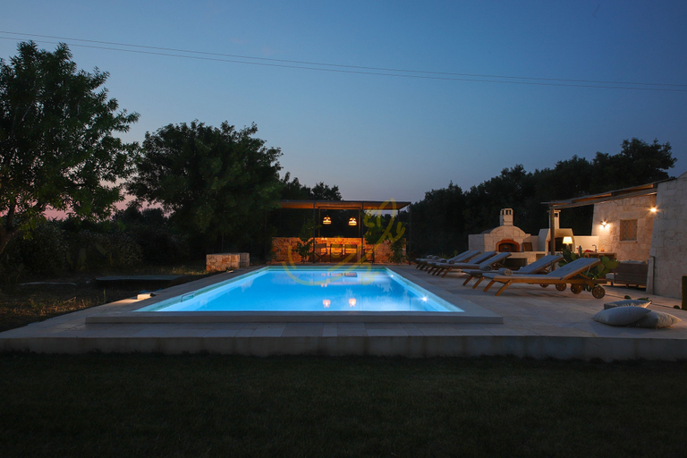 Room 2, TD Trullo Titiro w Wine Cellar Vineyard Pool, Brindisi