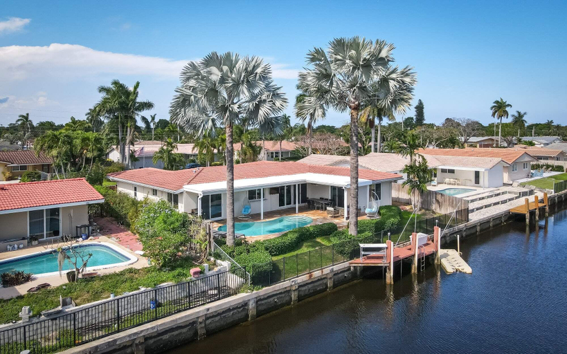 Exterior & Views 1, Dockside Daydreams - Canal Front and Pool Oasis, Broward