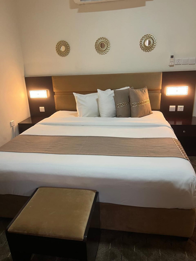 Room 4, salalah royals hotel suites, Salalah