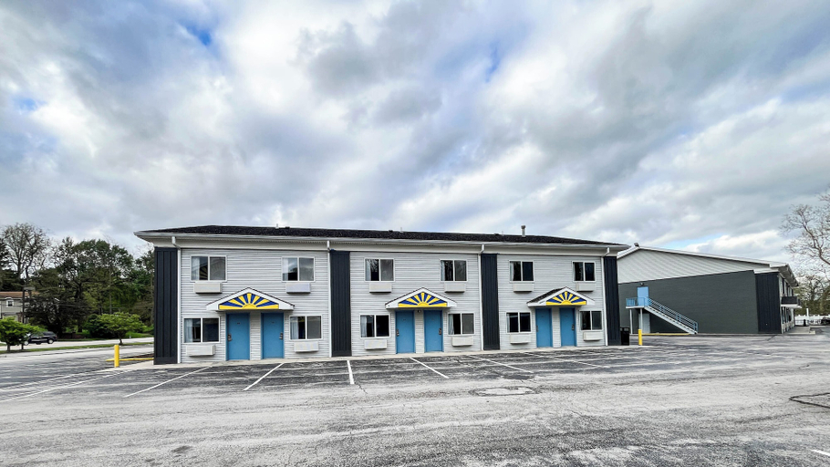 Front of property 5, Studio 6 Suites – Tiffin, Oh, Seneca