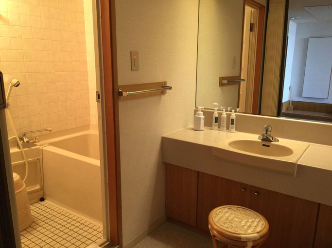 Bathroom 3, Izu Kogen Hotel Five Stars, Itō