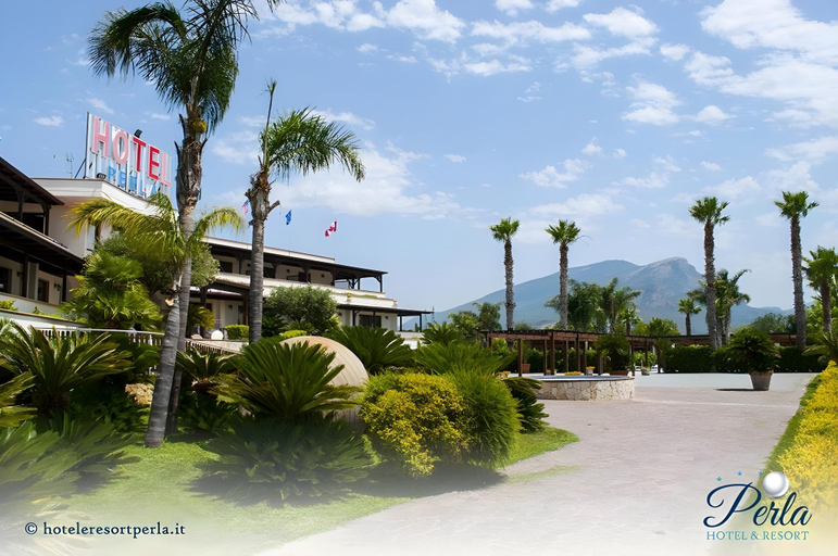 Others 5, Hotel and Resort Perla, Salerno