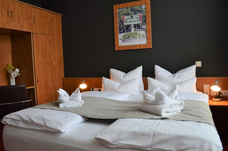 Bedroom 2, DORMERO Express Hotel Passau, Passau