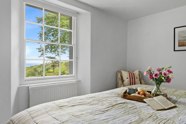 Room 4, Lantern House in Torquay, Torbay