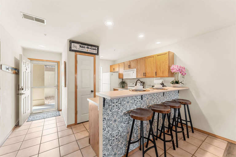 Private kitchen 4, Emerald Bay Escape w/ Sunroom, Taney