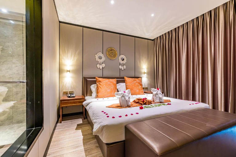 Bedroom 4, BJ Beachfront Hotel, Ko Yao District