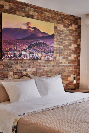 Room 2, Livorno Suites, Quito