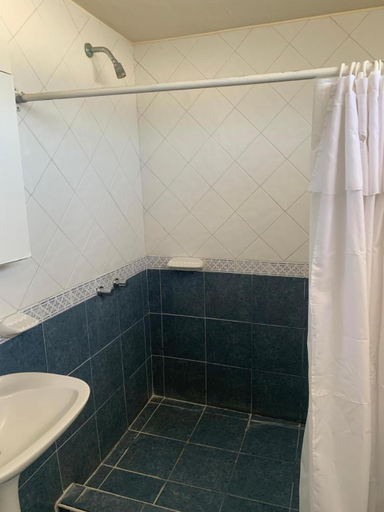 Shower 5, Hotel Los Condores, Las Heras