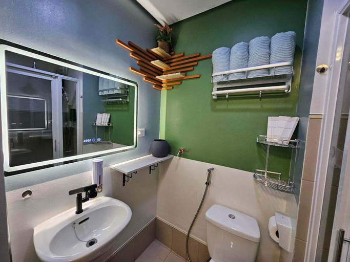 Bathroom 3, SPRING RESIDENCES, Parañaque