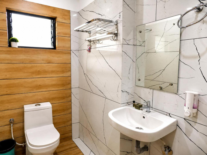 Bathroom 3, Hotel Island Park, Kamrup Metropolitan