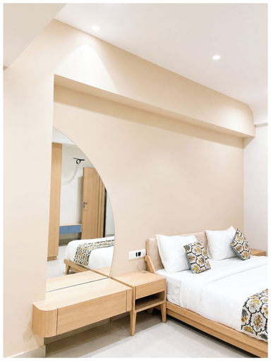 Room 4, Hotel Sun Shine, Anand