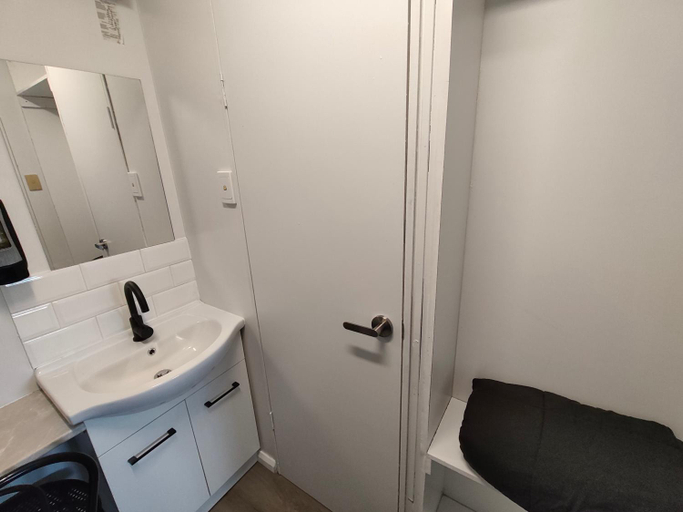 Bathroom 2, Highlander Van Village, Armidale Dumaresq