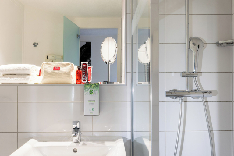 Bathroom 5, Hotel Gustave Colmar, Haut-Rhin