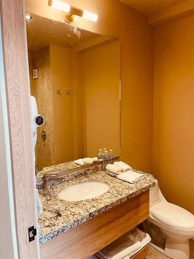 Bathroom 5, Distrito Hotel Aeropuerto, Colón