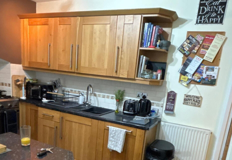 Private kitchen 4, 1 Bed - Sleeps 4 - Parking - Pets - Town Centre, Cornwall