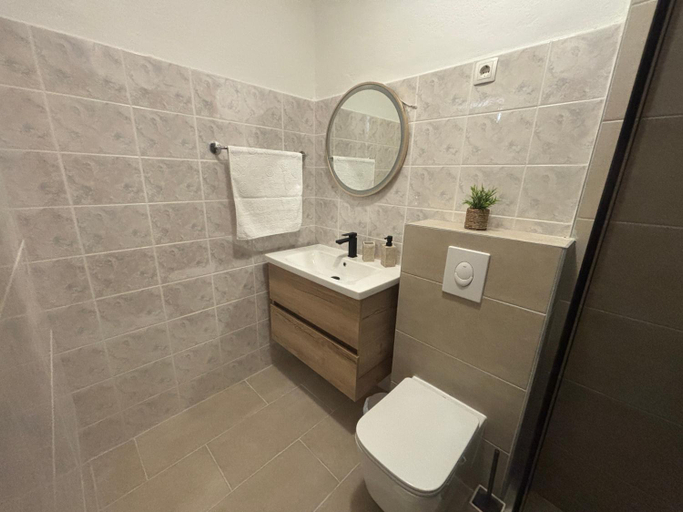 Bathroom 2, Apartmani Tomas, Tučepi