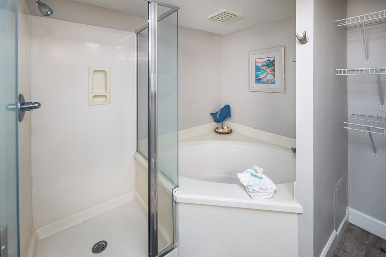 Bathroom 4, Gulf Dunes 401 - Ocean Eyes, Okaloosa