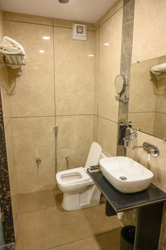 Bathroom, V by Vinnca Hotel & Spa, Kachchh