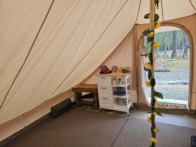 Bedroom 4, Eureka Station Camping Retreat, Isis