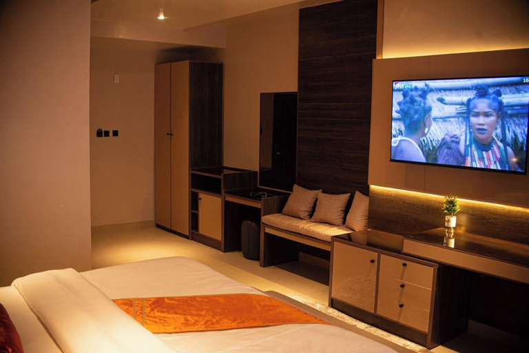 Room 3, Eko Black Pearl, Eti-Osa