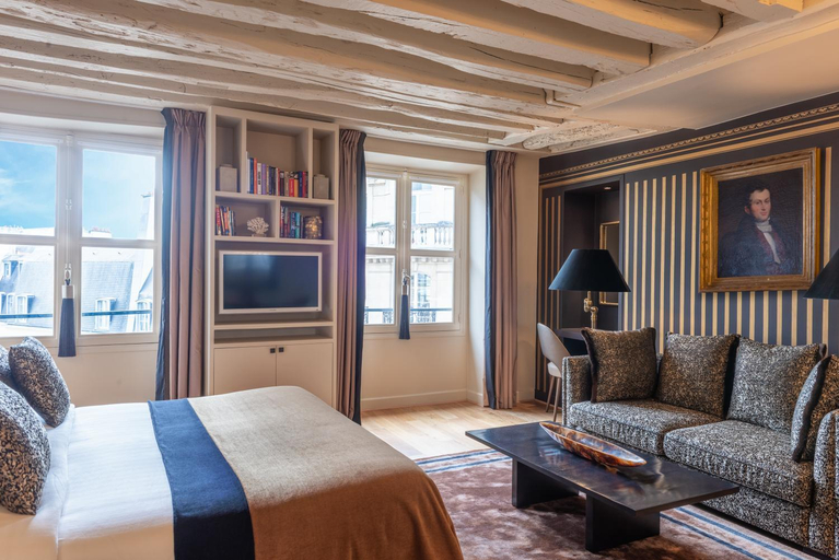 Bedroom 2, Luxury Apartment Paris Louvre, Paris