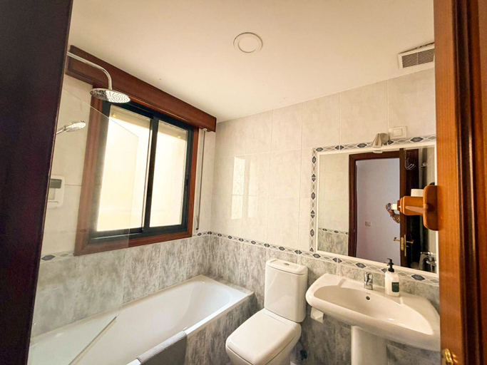 Bathroom 3, Luxury Singular Apartments Green, A Coruña