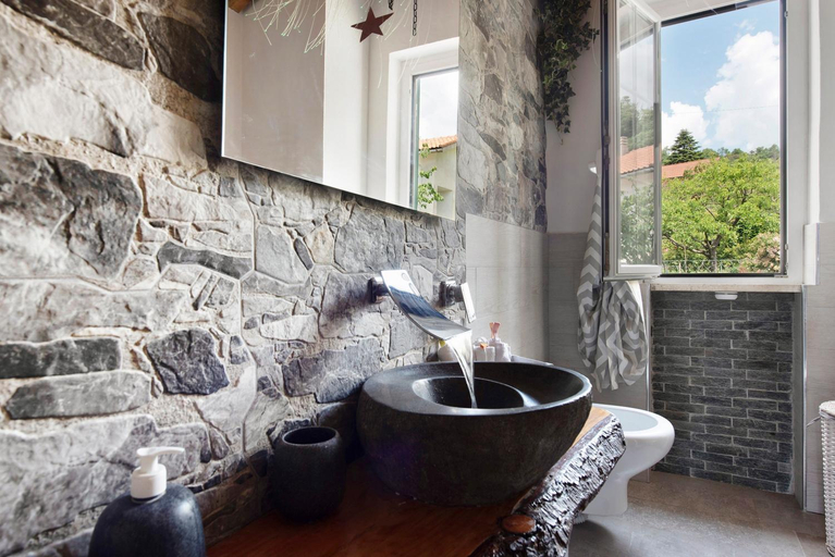 Bathroom, Barcollo House - Piscina nel verde, Savona